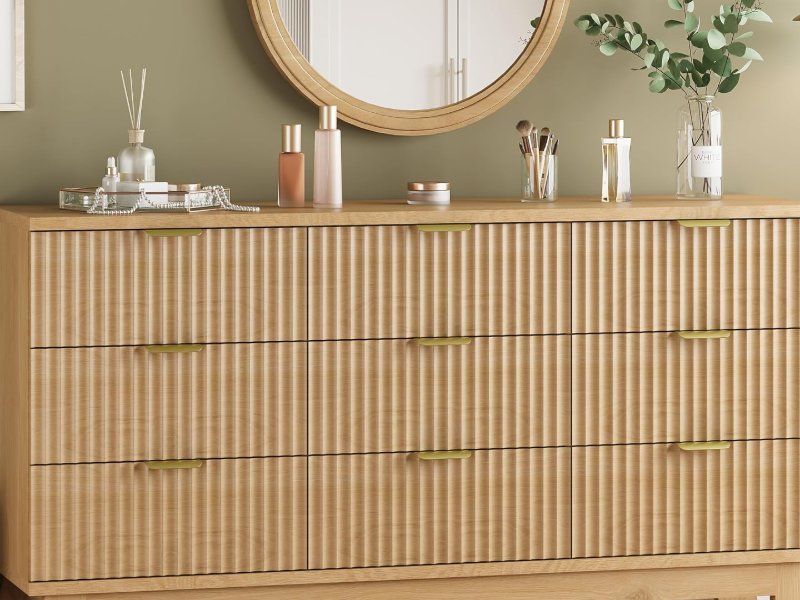 Xixini: the fluted dresser, natural oak